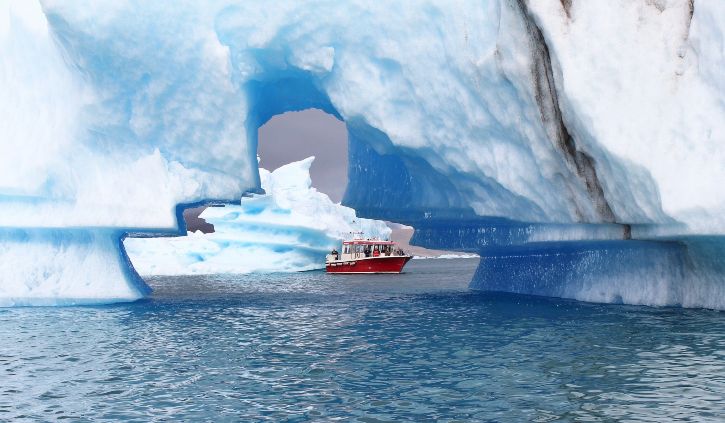 Ilulissat_boat trip Icefjord (4) iceland procruises only resize