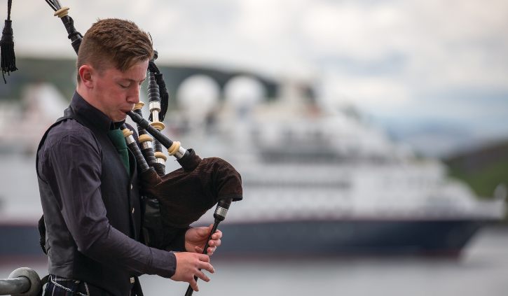 EX5234 bag pipes scotland, silversea only